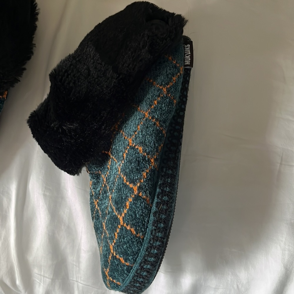 Cozy slippers. Never worn.